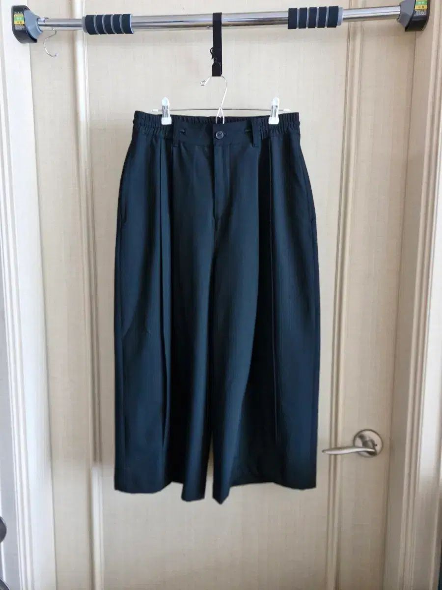 25 FW ストラクチャード クロップド ワイド パンツ 78