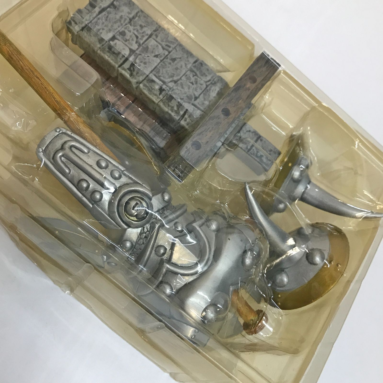 広店】メタルキングのよろい ドラゴンクエスト レジェンドアイテムズ