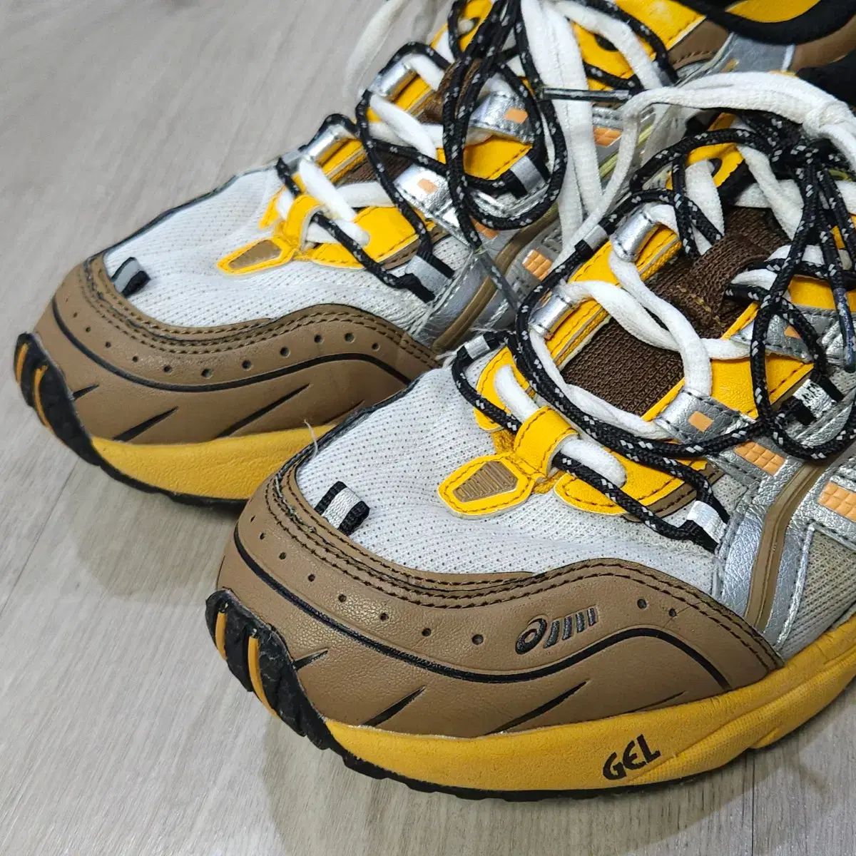 1090 白|オレンジ