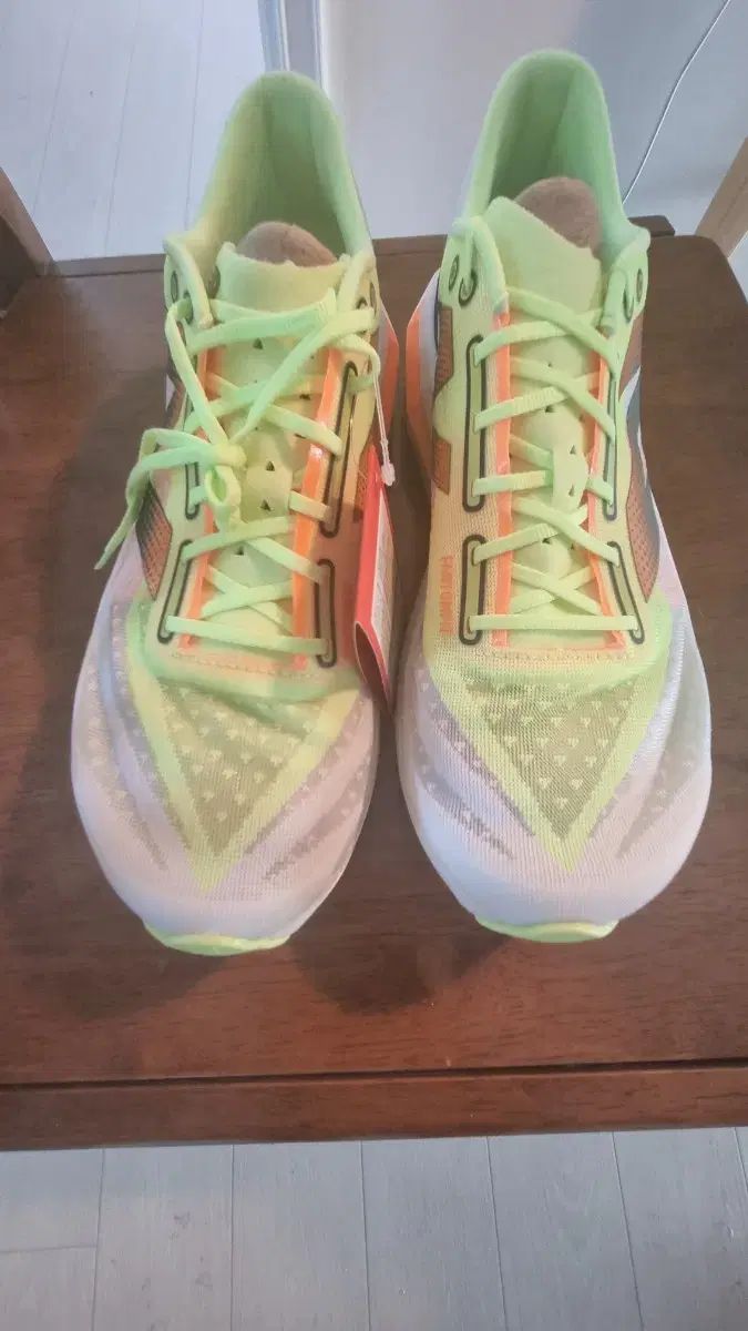 ニュー ンス ランニングシューズ Mrcella 4