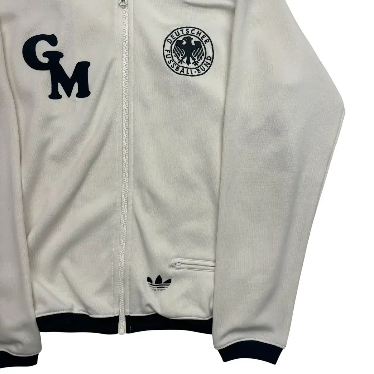 アディダス ドイツ ゲルト・ミュラー 白 トラックジャージ S - メルカリ