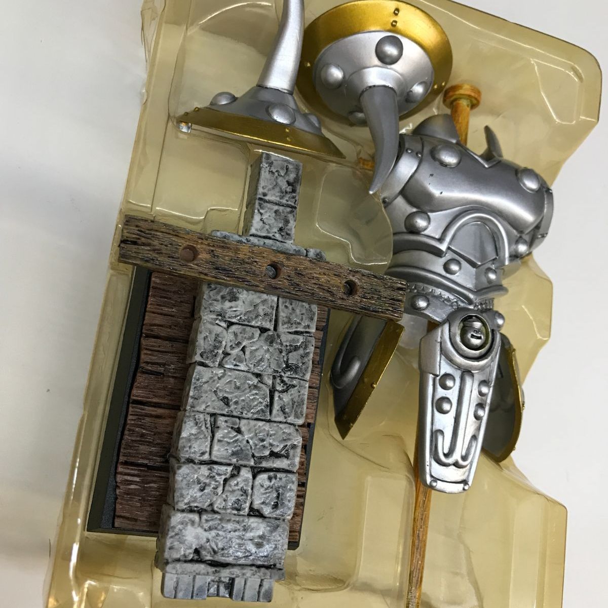 広店】メタルキングのよろい ドラゴンクエスト レジェンドアイテムズ