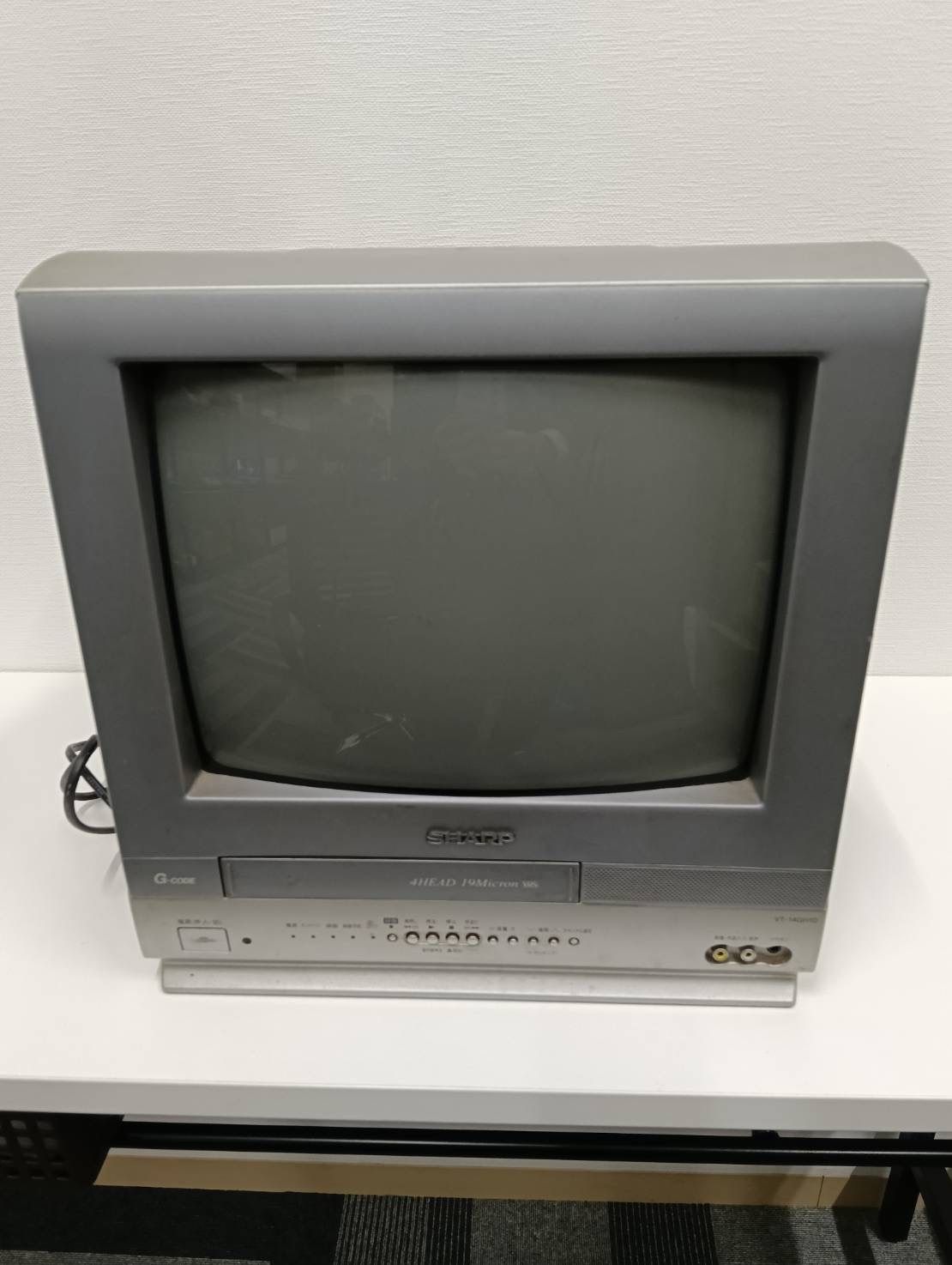 中古品】 SHARPシャープ 14型 ブラウン管 テレビデオ VT-14GH10 VHS