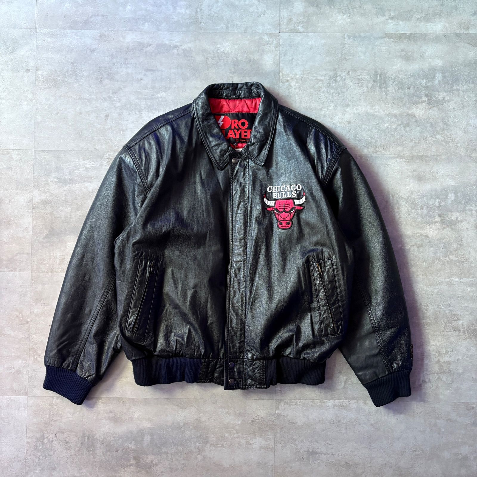 PRO PLAYER　プロプレイヤー　シカゴブルズ　本革　スタジャン　赤黒　L Pro Player NBA CHICAGO BULLS leather jacket レザージャケット XL