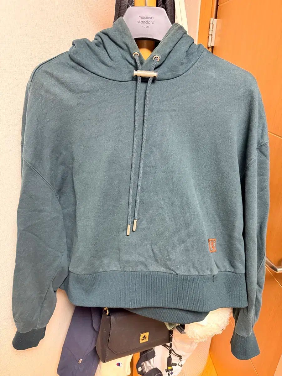 ウーヨンミ クロップド フード レディース 40