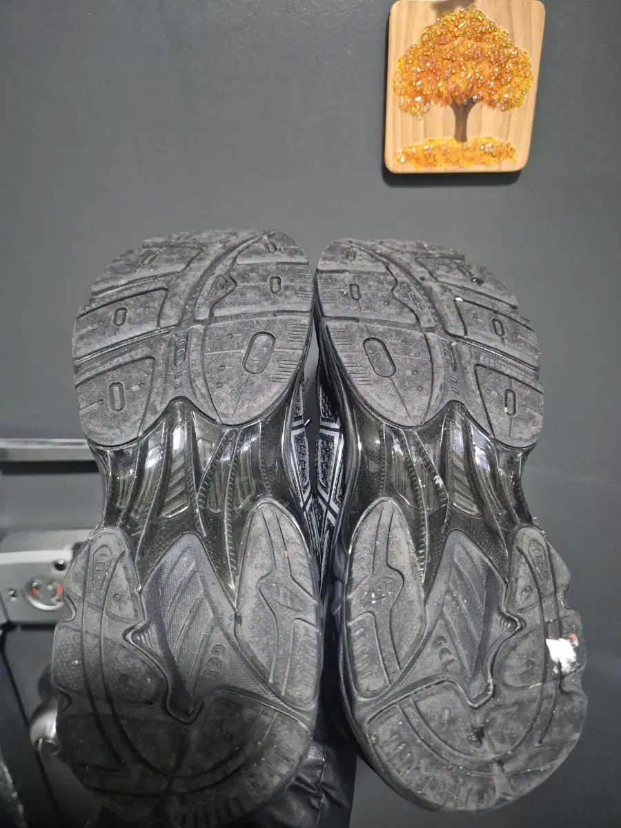 ブラック スニーカー