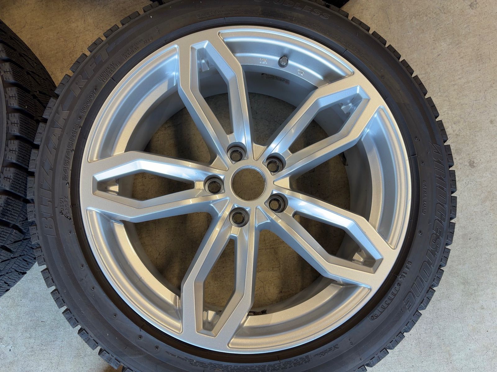 BMW G 30 31 26 BS ブリザック ランフラット バリ山 18インチ 4本セット