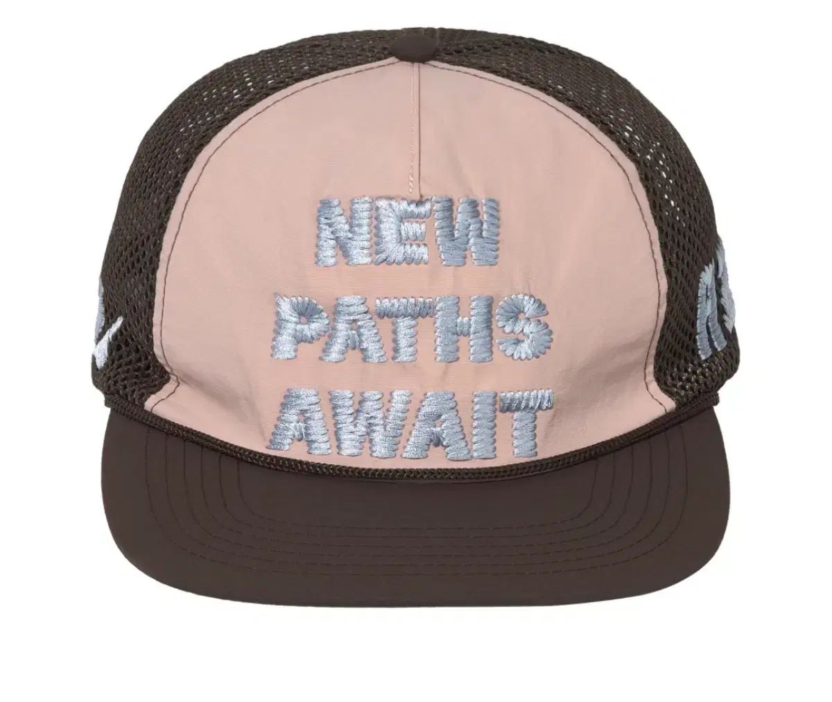 アレックス ジョノ x ウッズ ニューパス アウェイト トラッカー ハット ベージュ