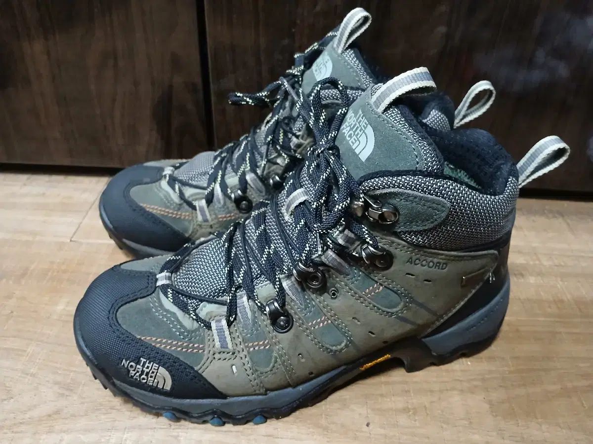 THE NORTH FACE ザノースフェイス アコード トレッキングシューズ 255 mm