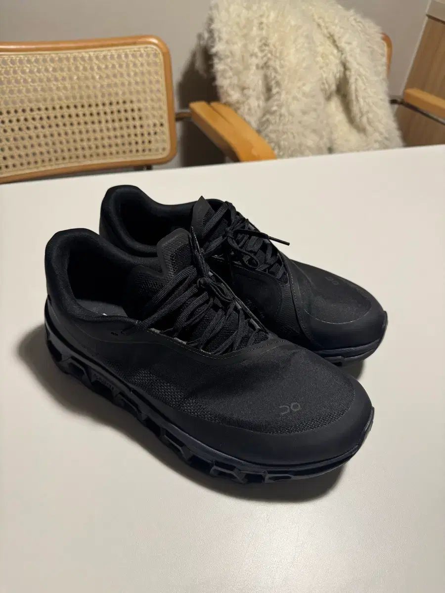 オンラニング パーフ クラウド ブラック 290