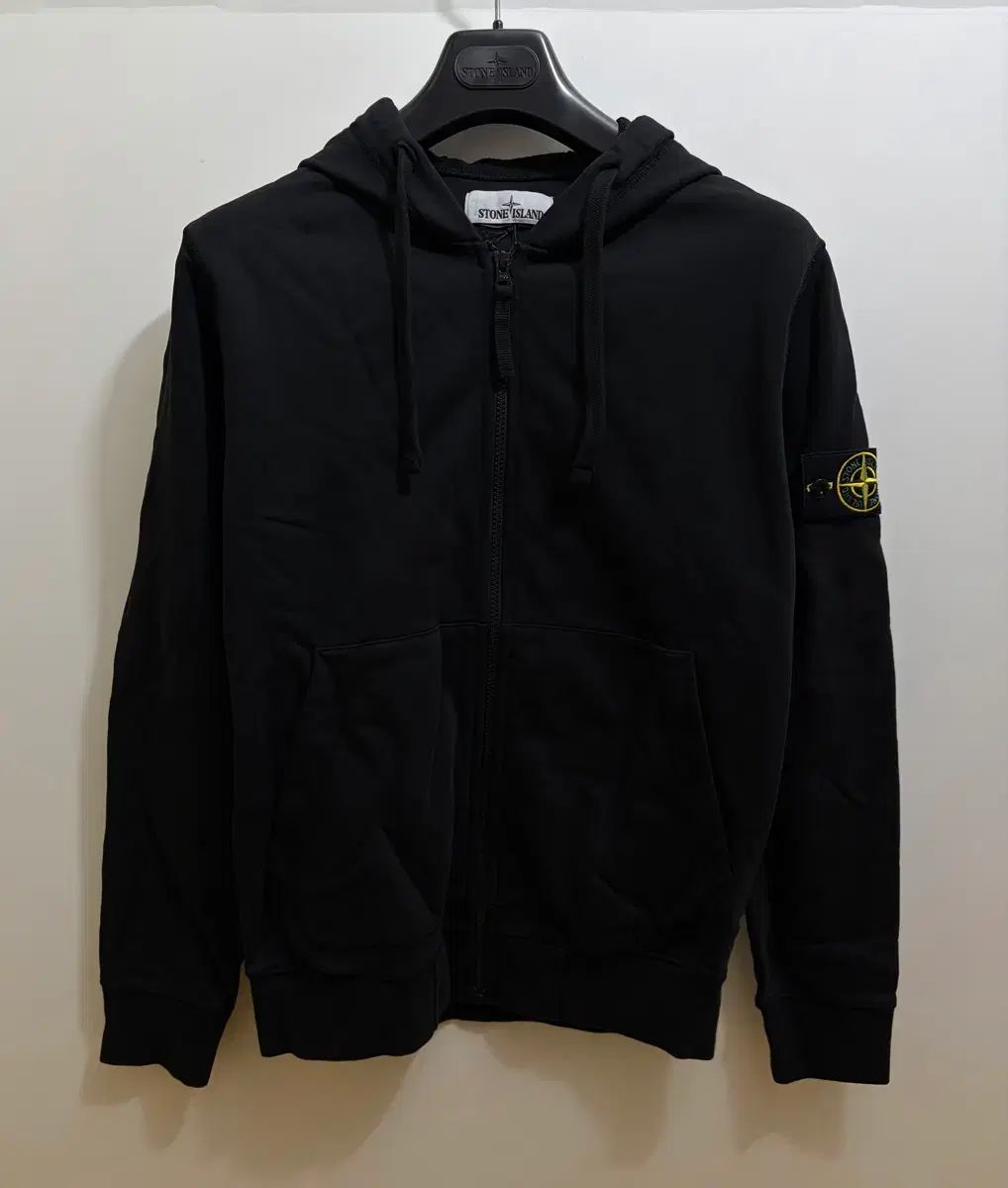 STONE ISLAND ストーンアイランド 11周年 フードジップアップ ブラック