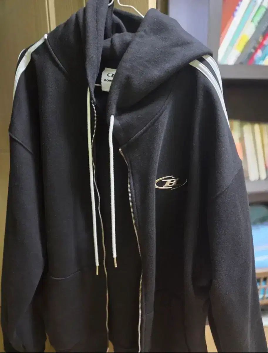 BORN TO WIN トラックフーディー