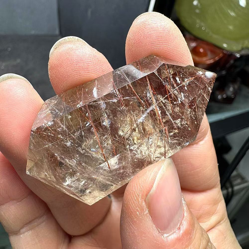  AAAAAAAAAA級天然ゴールドルチルクォーツ六角柱B0109 YS 10605 228D 食卓小物 置物 インテリア小物