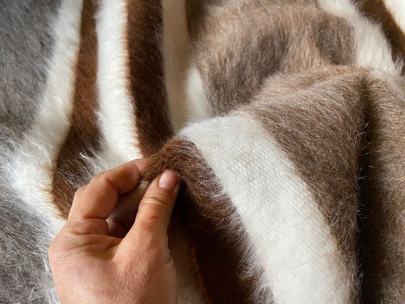 動物を傷つけないエコな織物 27年来現地直輸入