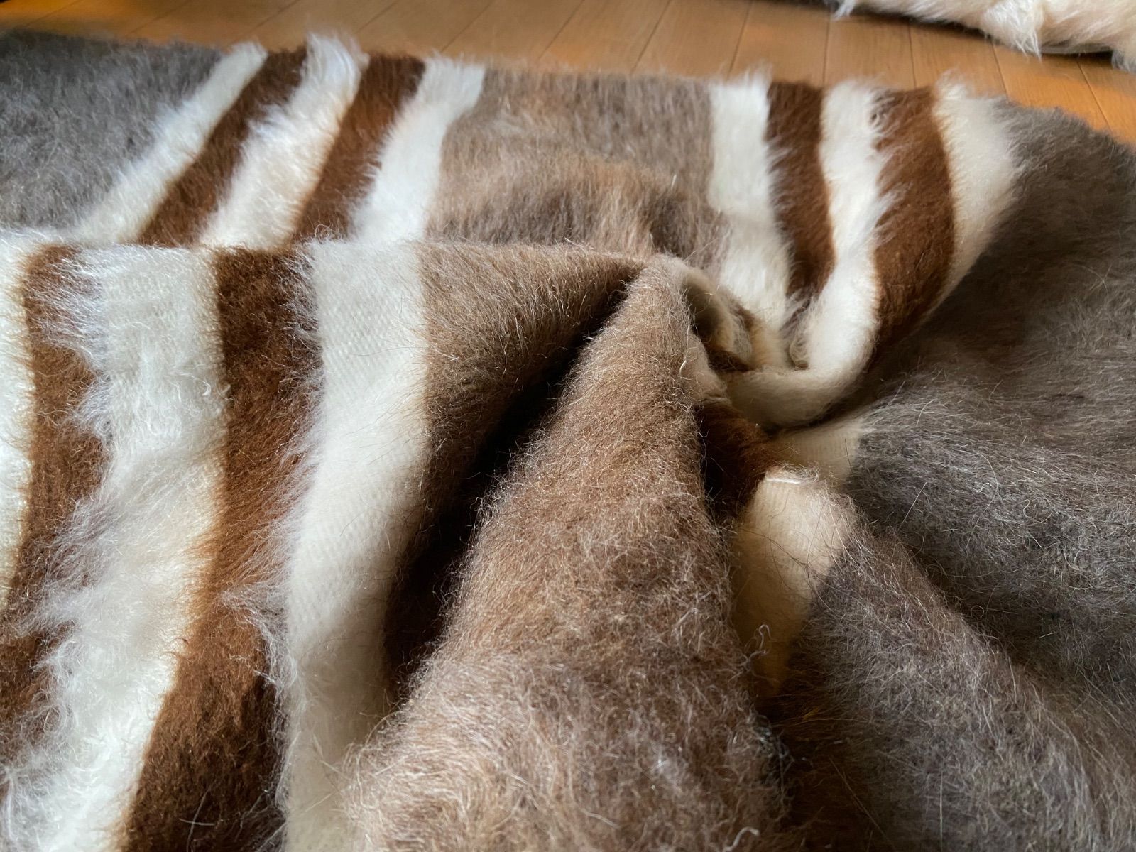 遊牧民の知恵 暖かくふわふわで軽い優れもの