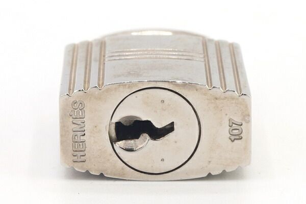 エルメス カデナ シルバー メタル 中古 南京錠 嘉手納 - メルカリ