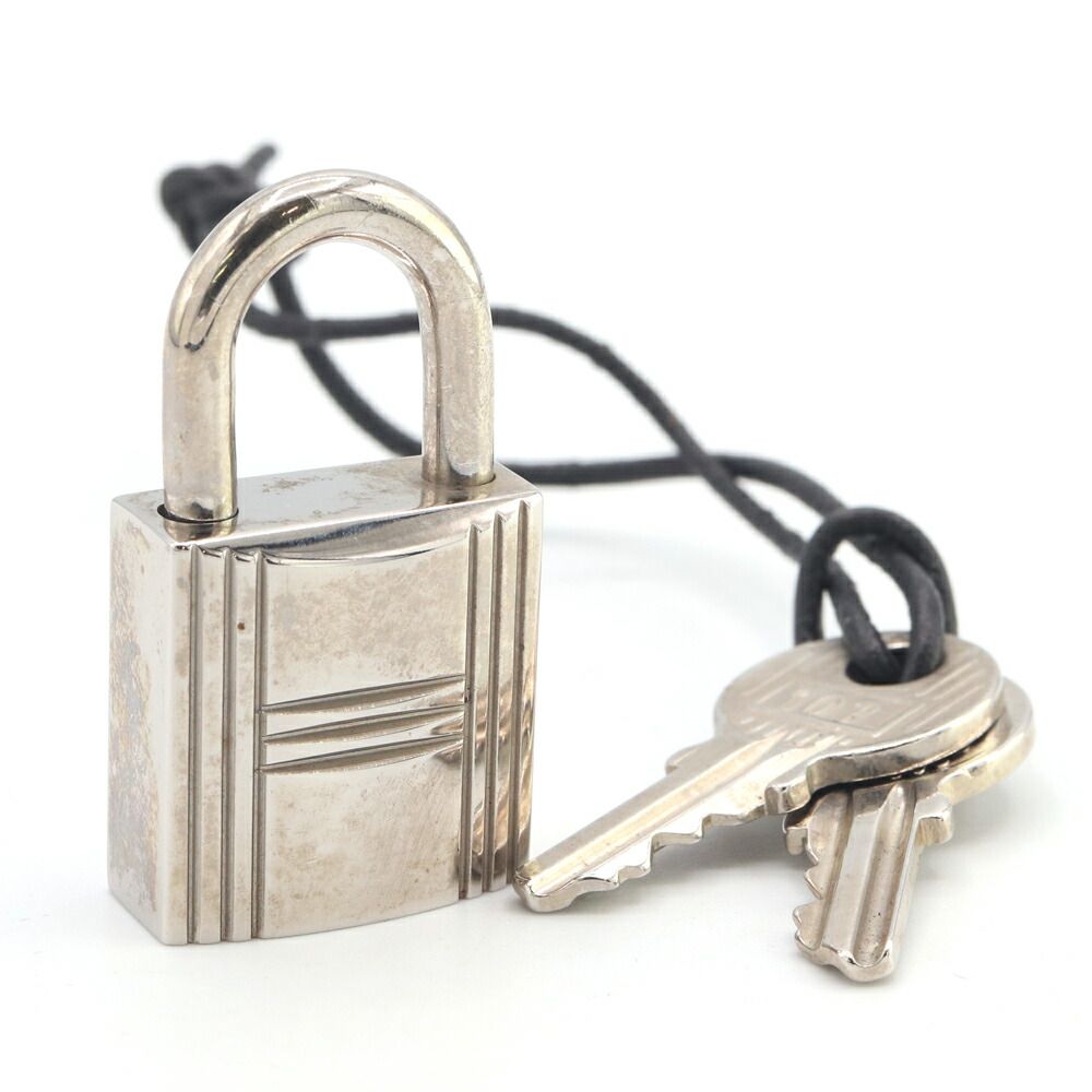 エルメス カデナ シルバー メタル 中古 南京錠 嘉手納 - メルカリ