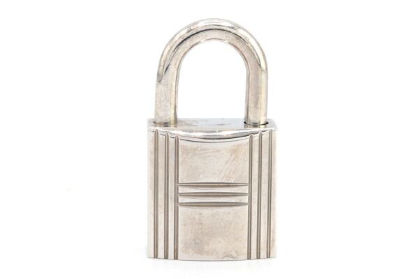 エルメス カデナ シルバー メタル 南京錠 嘉手納