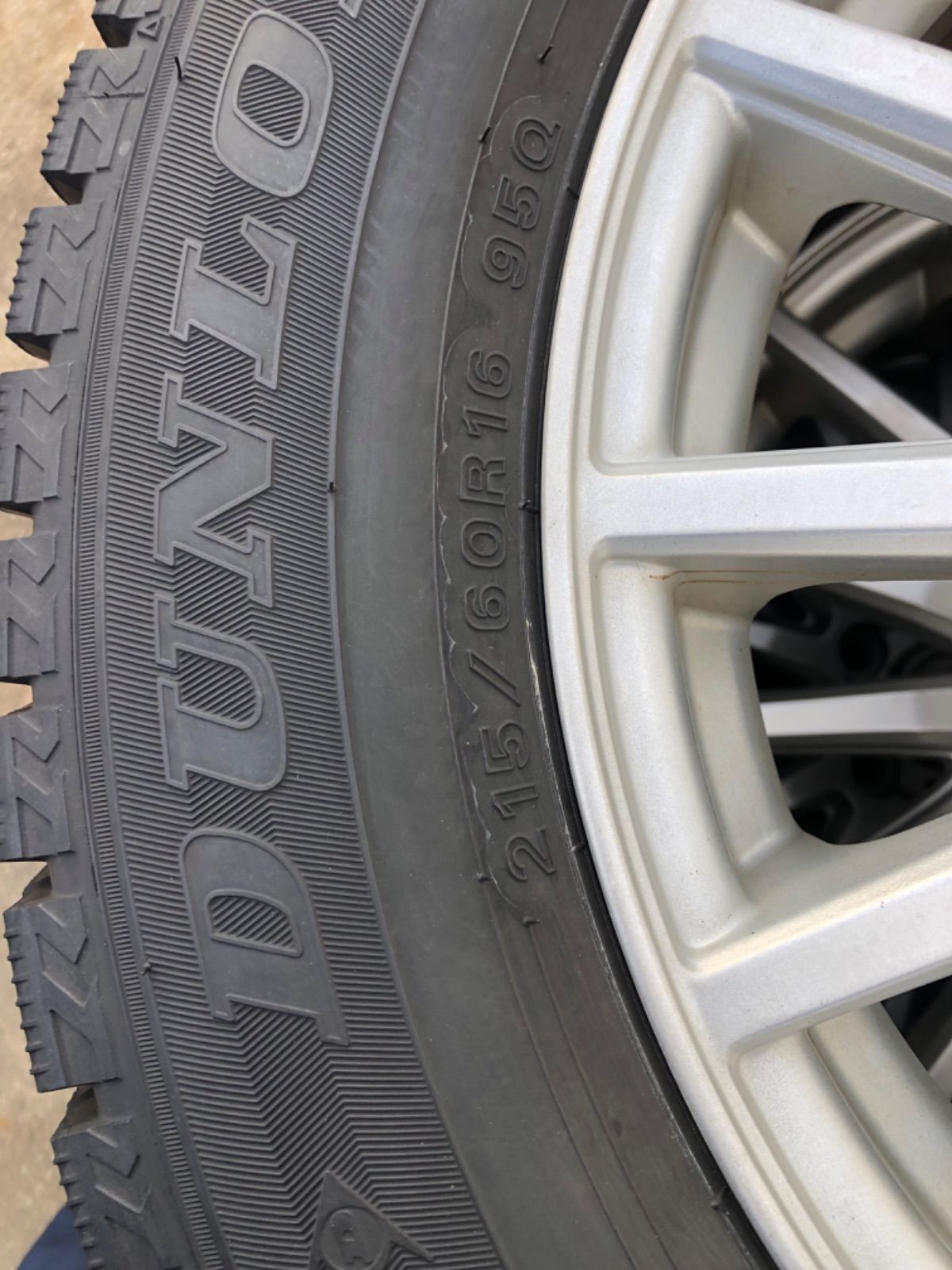 215|60|16 ヴィゼル外し スタッドレスバリ溝