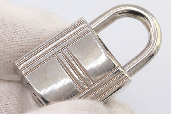 エルメス カデナ シルバー メタル 中古 南京錠 嘉手納 - メルカリ