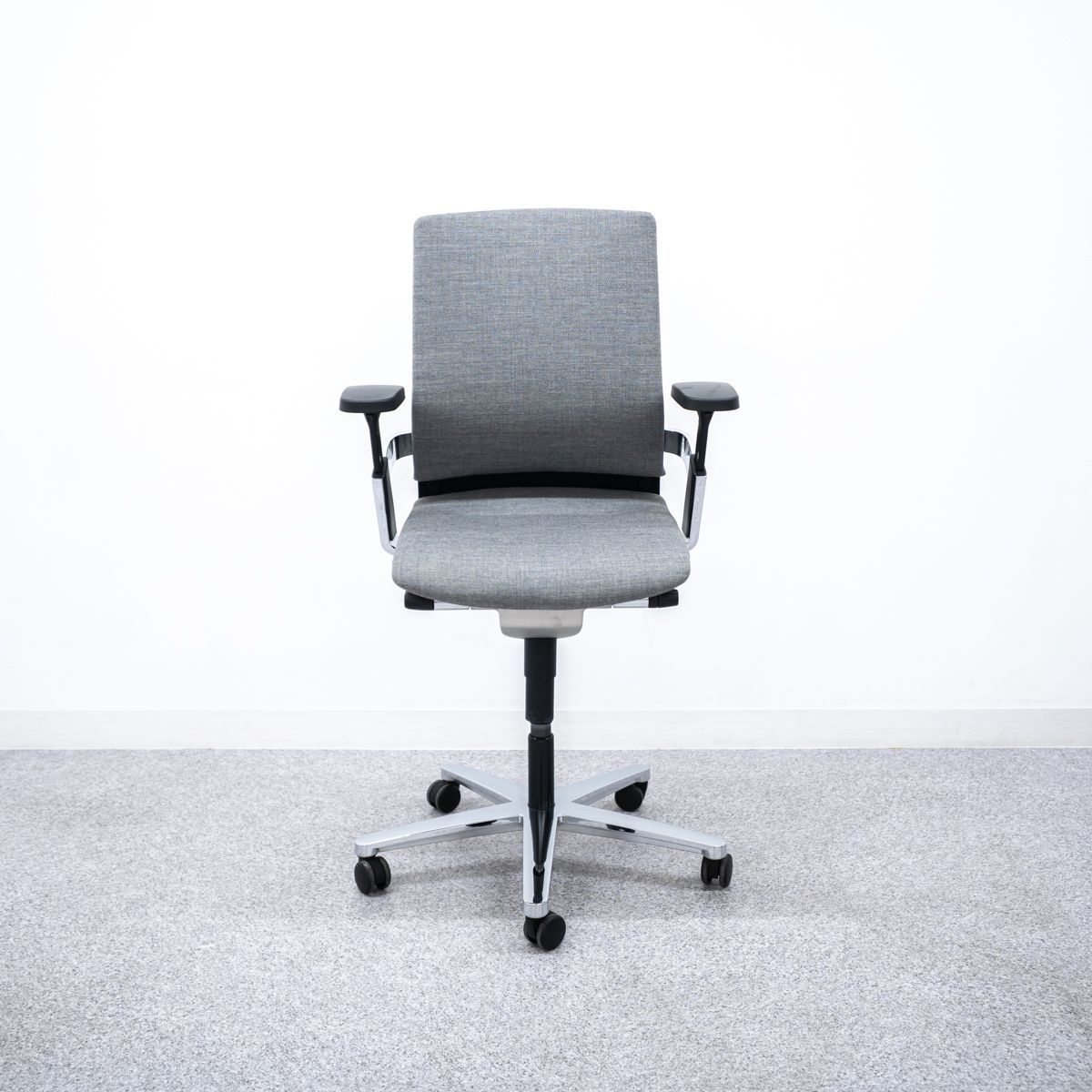  展示品 Wilkhahn ウィルクハーン ON オン オフィス キャスター アーム チェア ファブリック グレー 定価33万 1 耐荷重150kg オフィスチェア ワークチェア 椅子 チェア