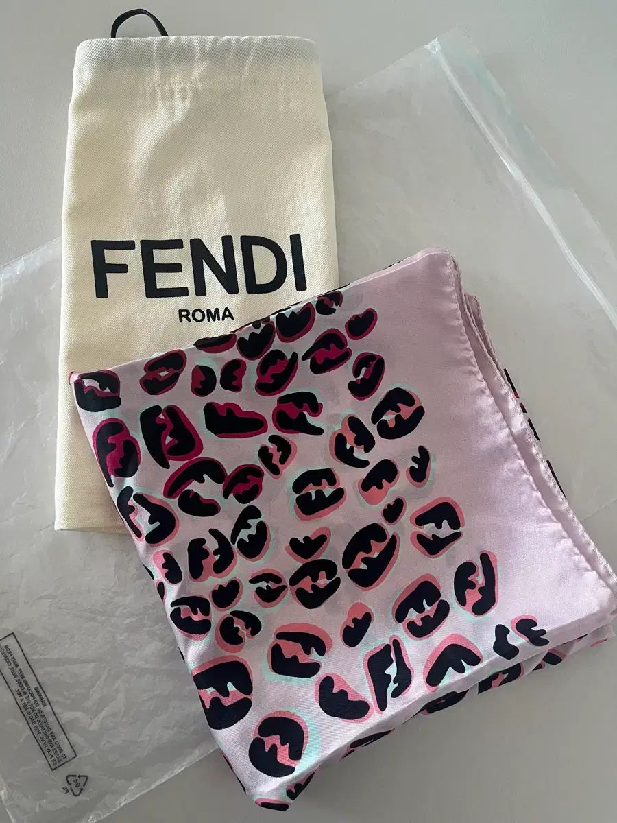 FENDI フェンディ スカーフ