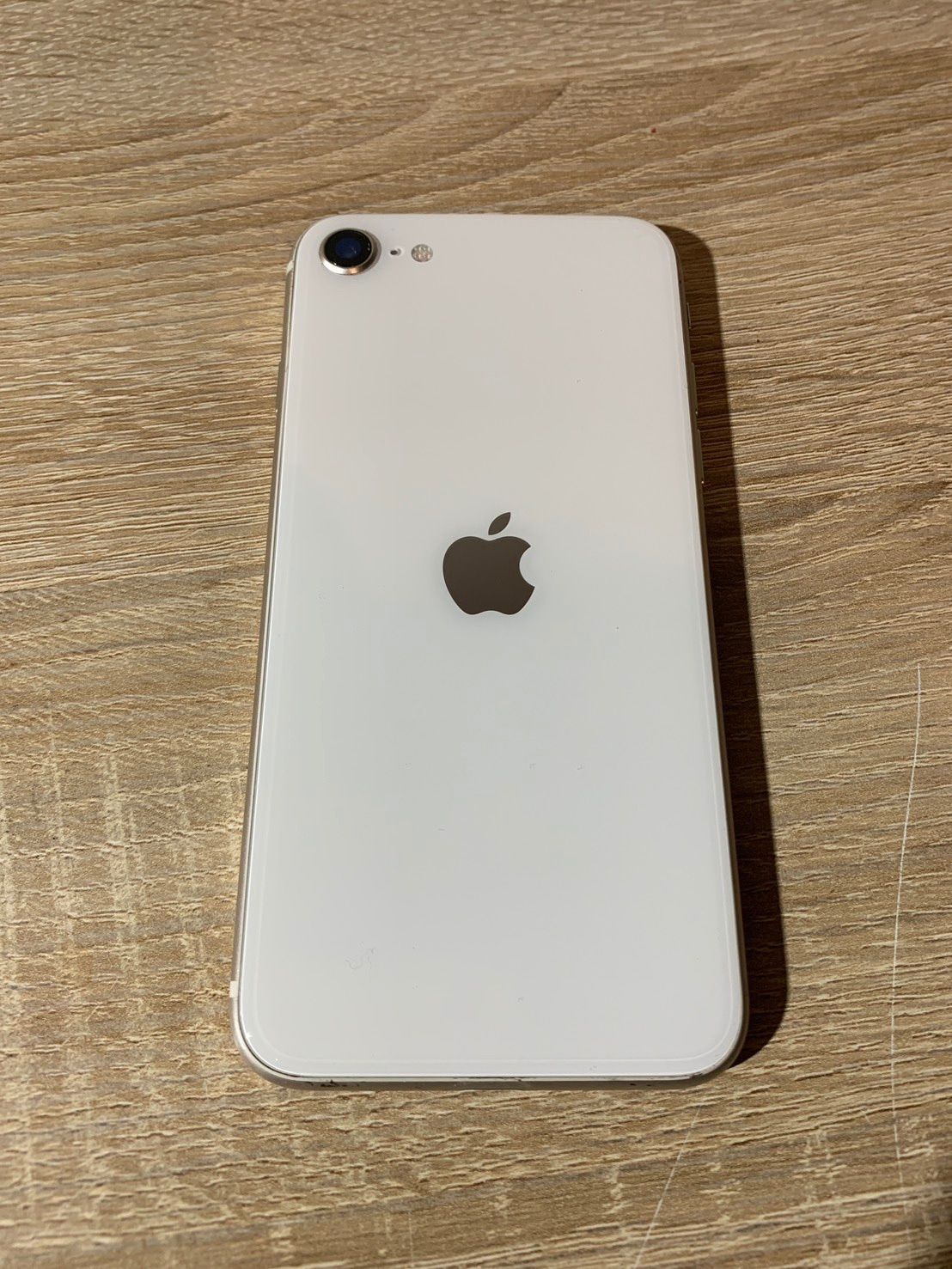 7596 iPhone SE 第三世代 64GB ホワイト ジャンク品 - メルカリ