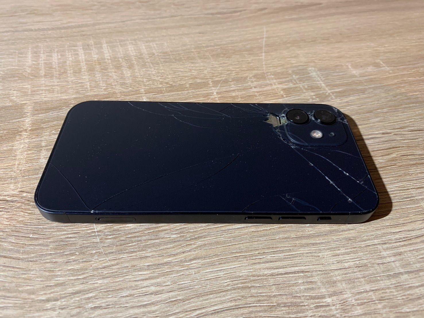 7598 iPhone 12 64GB ブラック ジャンク品 - メルカリ