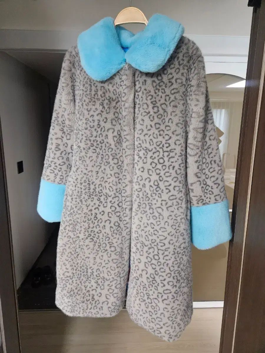 LANG and LU レオパード ファー コート ブルー POINT