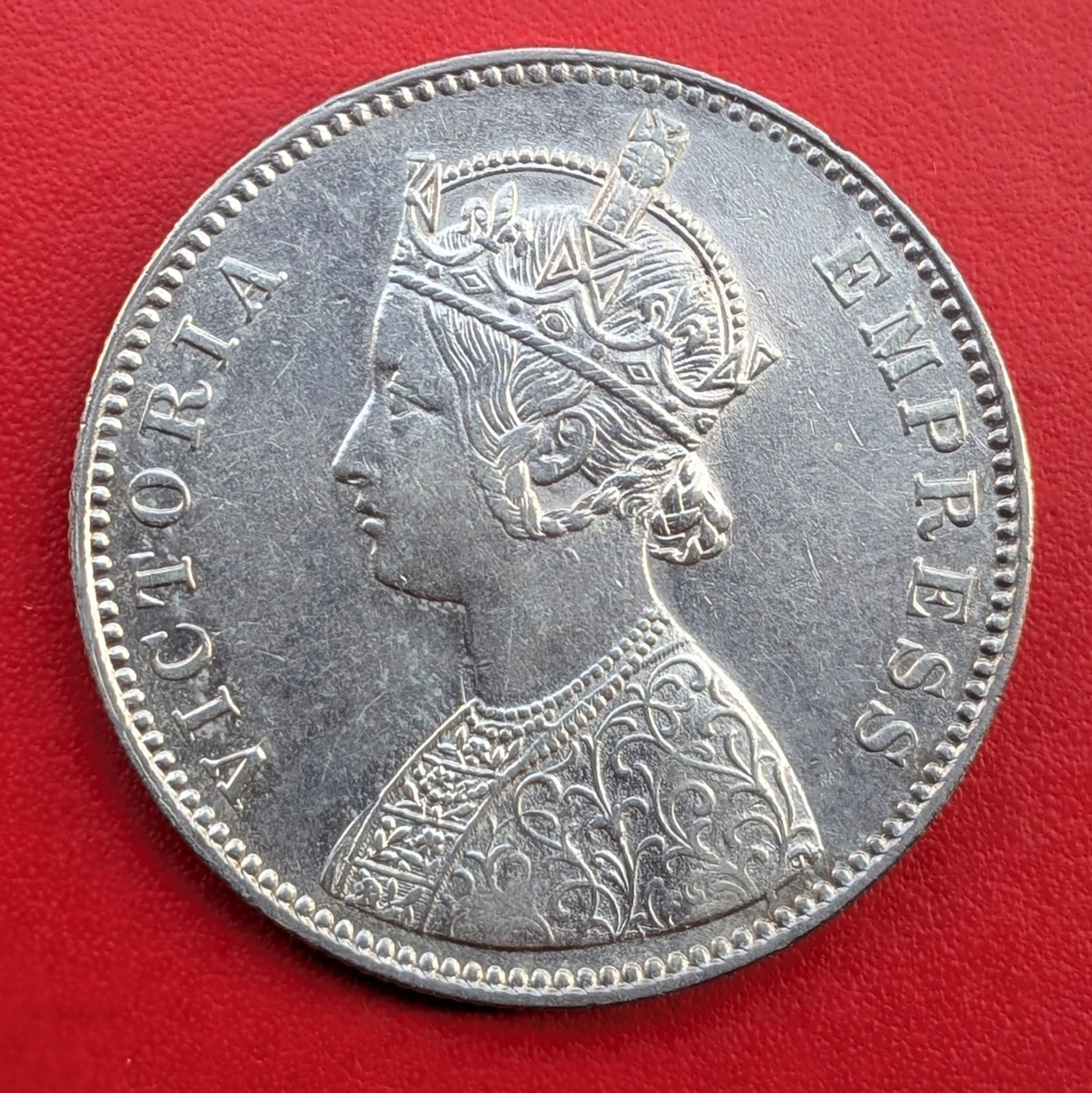 1882年 ヴィクトリア　インド　アルワラ　ルピー銀貨 imgrc0088497510.jpg