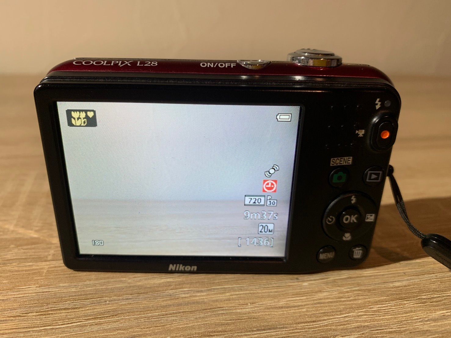 7607 Nikon COOLPIX L28 レッド デジカメ 動作確認済み - メルカリ