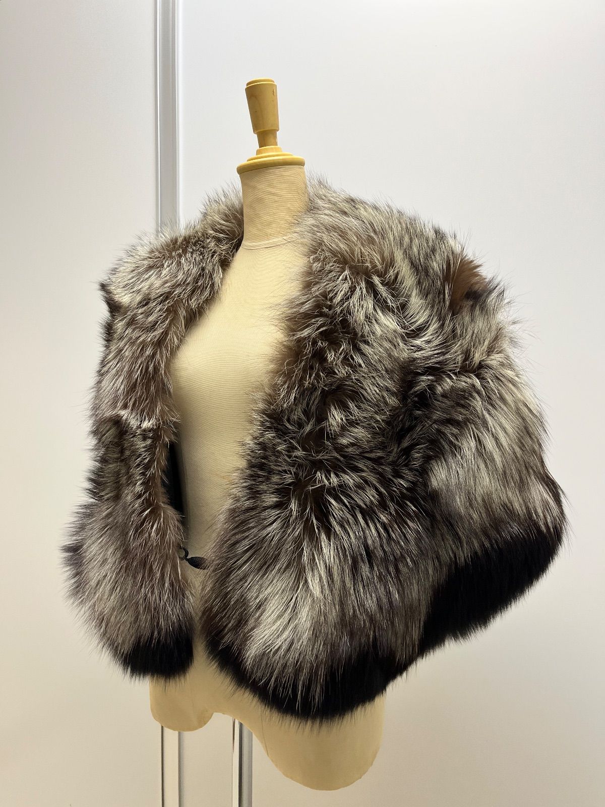 フォックス　ショール　レザー　ケープ　毛皮 楽天市場】肉厚フォックスファーストールベージュ毛皮ショール☆毛皮