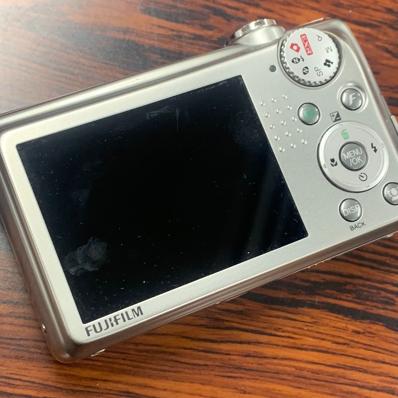 富士フイルム デジカメ FUJIFILM FinePix F70 EXR シルバー コンパクト