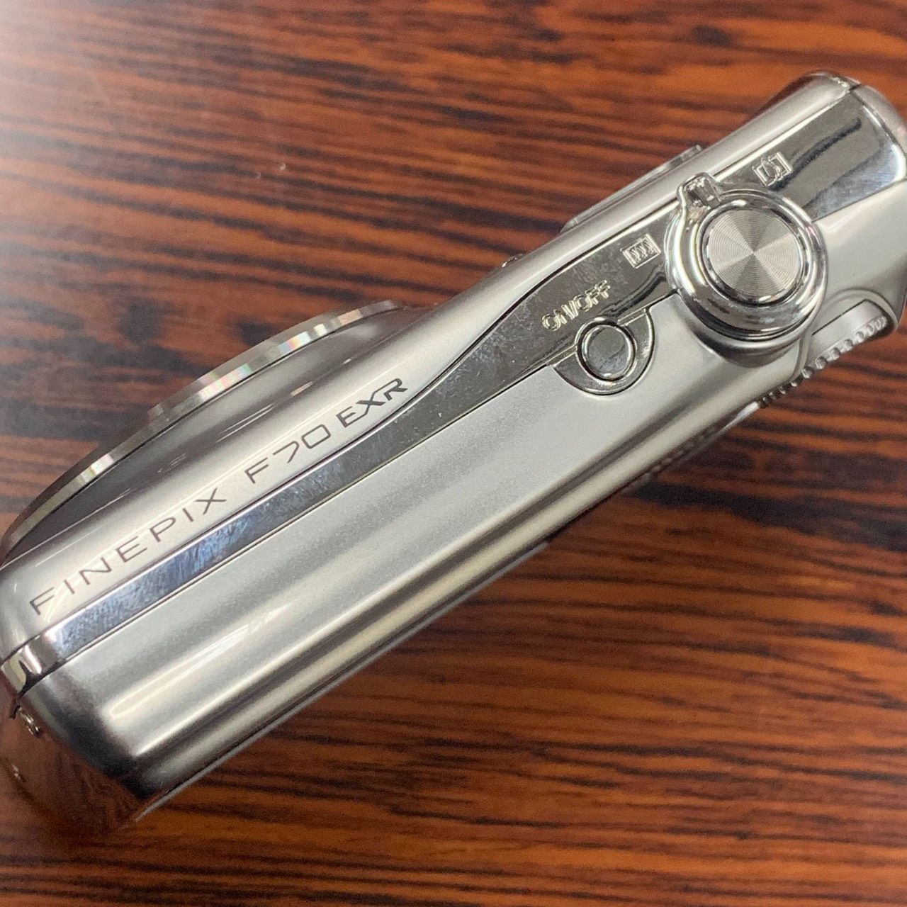 富士フイルム デジカメ FUJIFILM FinePix F70 EXR シルバー コンパクト