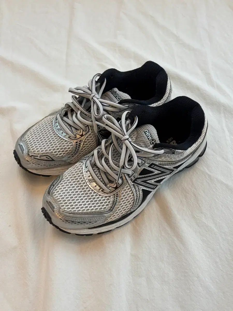 ニュー ンス 860 v 2 オプティック 白