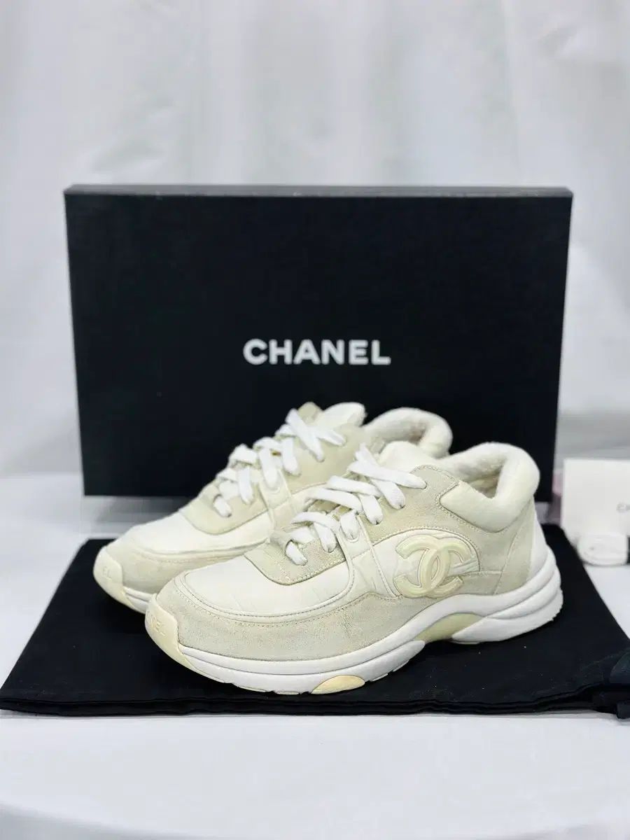 38 | フルセット CHANEL シャネル 白 CCロゴ スニーカー