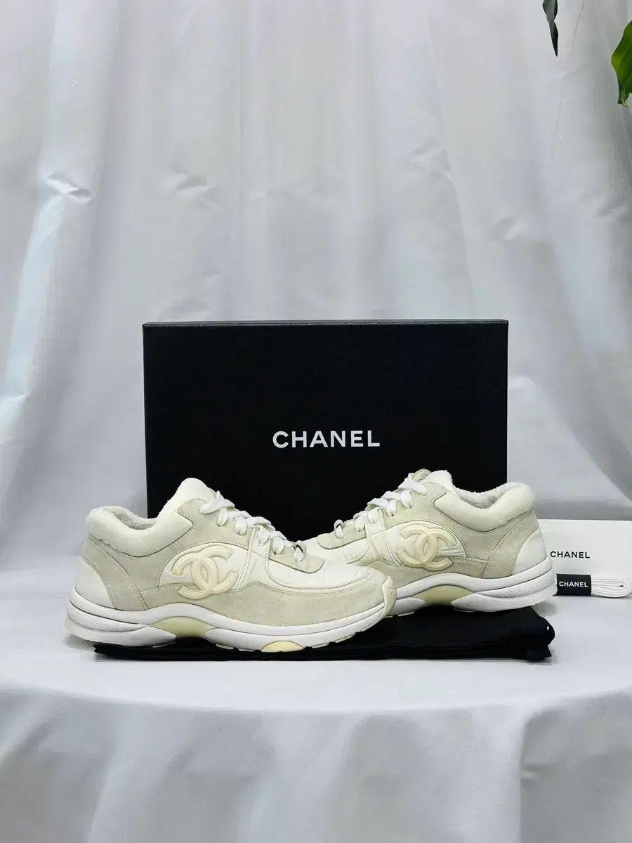 38 | フルセット CHANEL シャネル 白 CCロゴ スニーカー