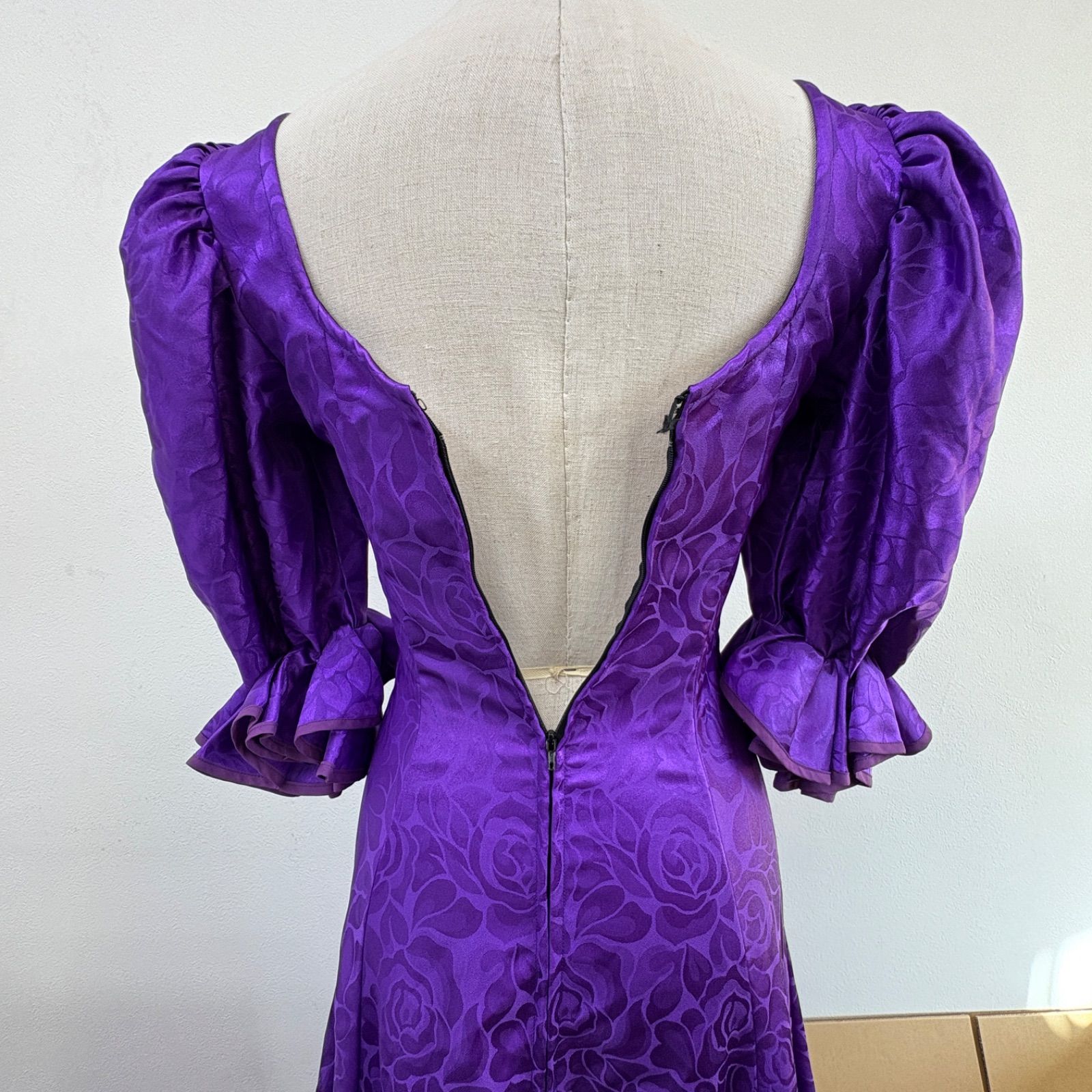 フラメンコ衣装 ドレス ワンピース 紫 フリル 薔薇 五分袖 - メルカリ