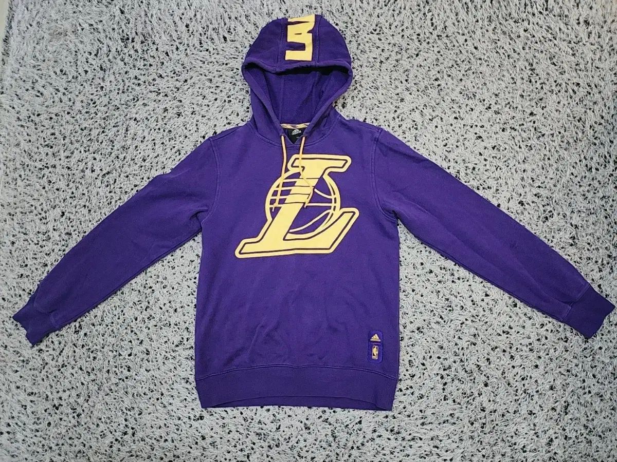 105 アディダス NBA LA Lakers フーディー (765)