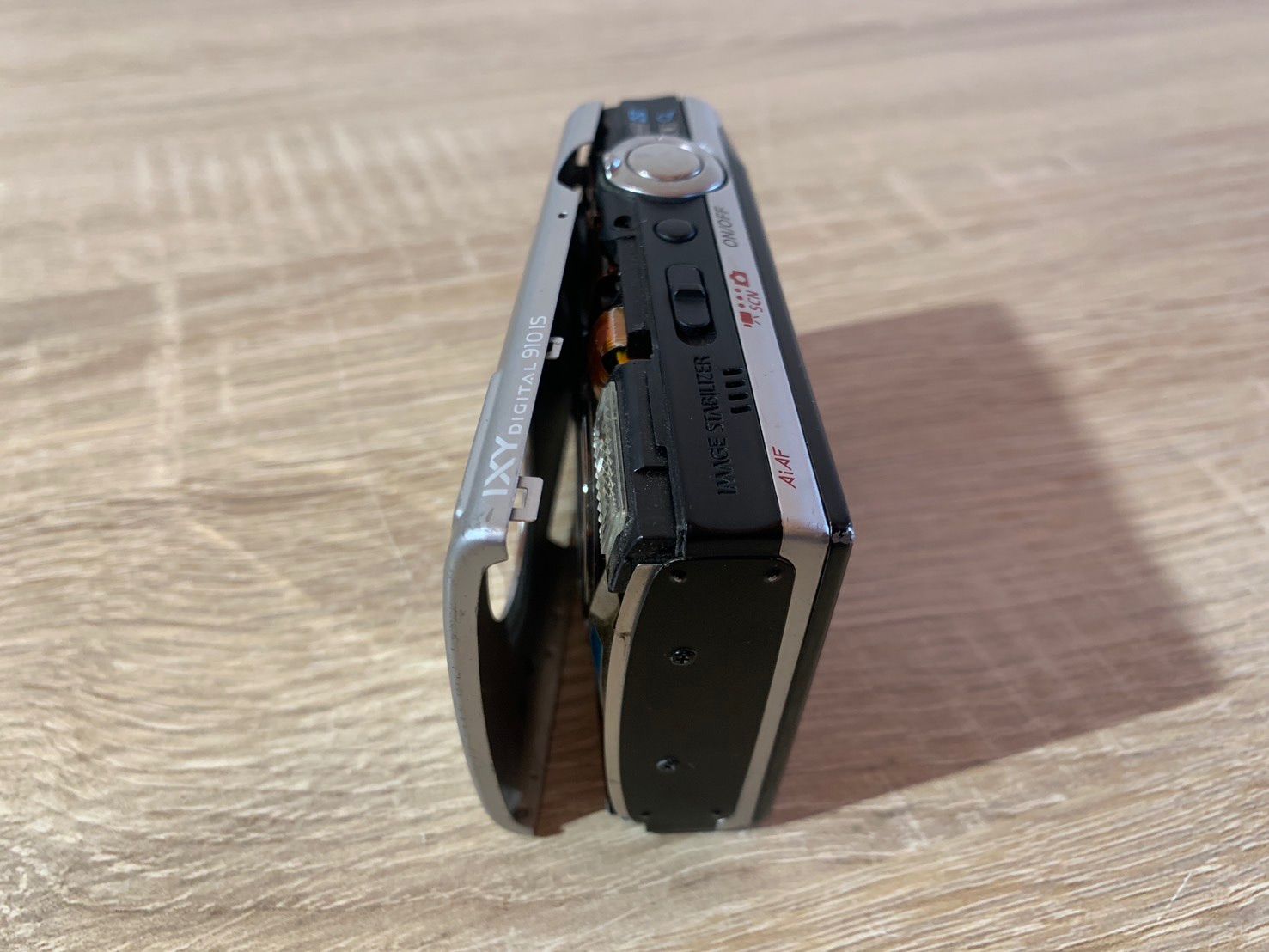 液晶不具合あり】デジカメ Canon IXY digital 910IS 故障！？ 液晶が