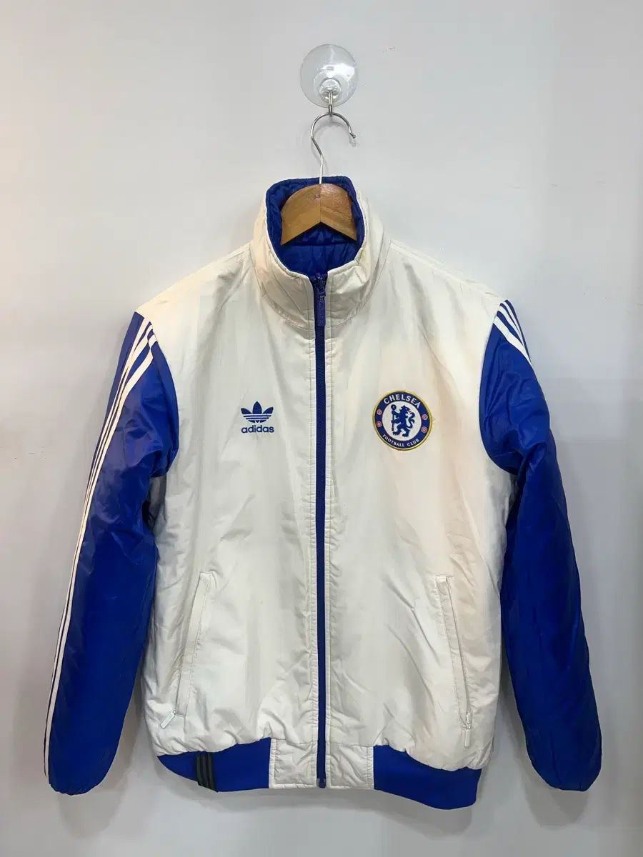 アディダス チェルシー リバーシブル ダウン