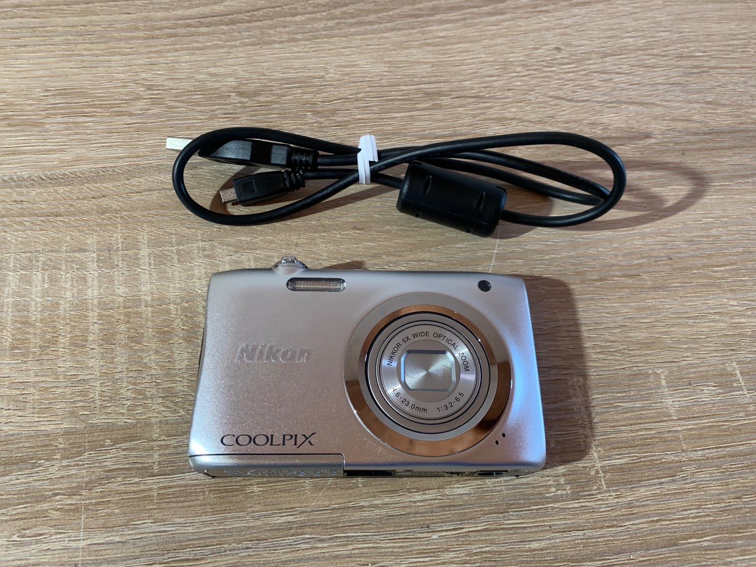 7626 Nikon COOLPIX A100 シルバー デジカメ ジャンク品 - メルカリ
