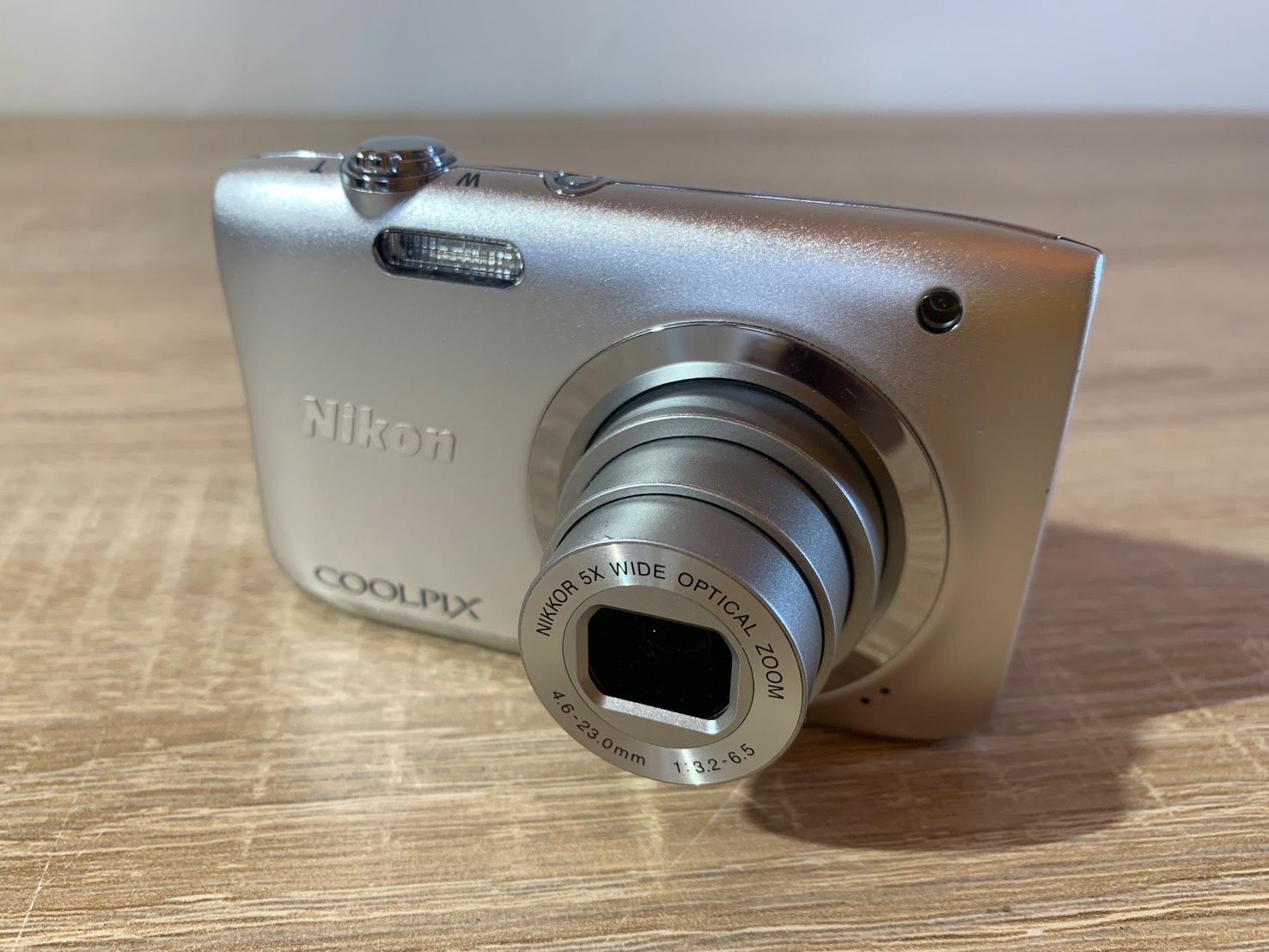 7626 Nikon COOLPIX A100 シルバー デジカメ ジャンク品 - メルカリ