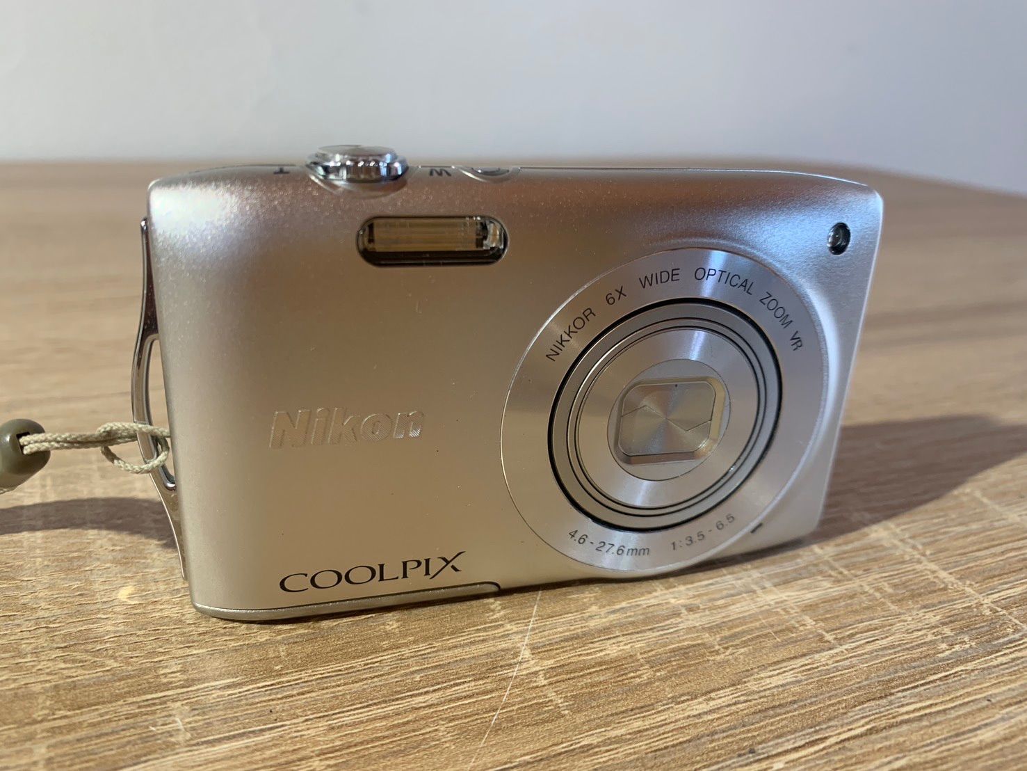 7627 Nikon COOLPIX S3300 シルバー デジカメ ジャンク品 - メルカリ