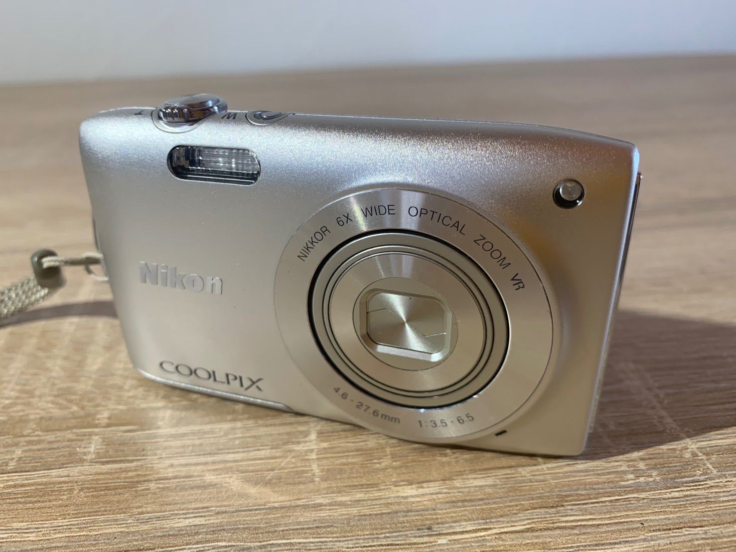 7627 Nikon COOLPIX S3300 シルバー デジカメ ジャンク品 - メルカリ