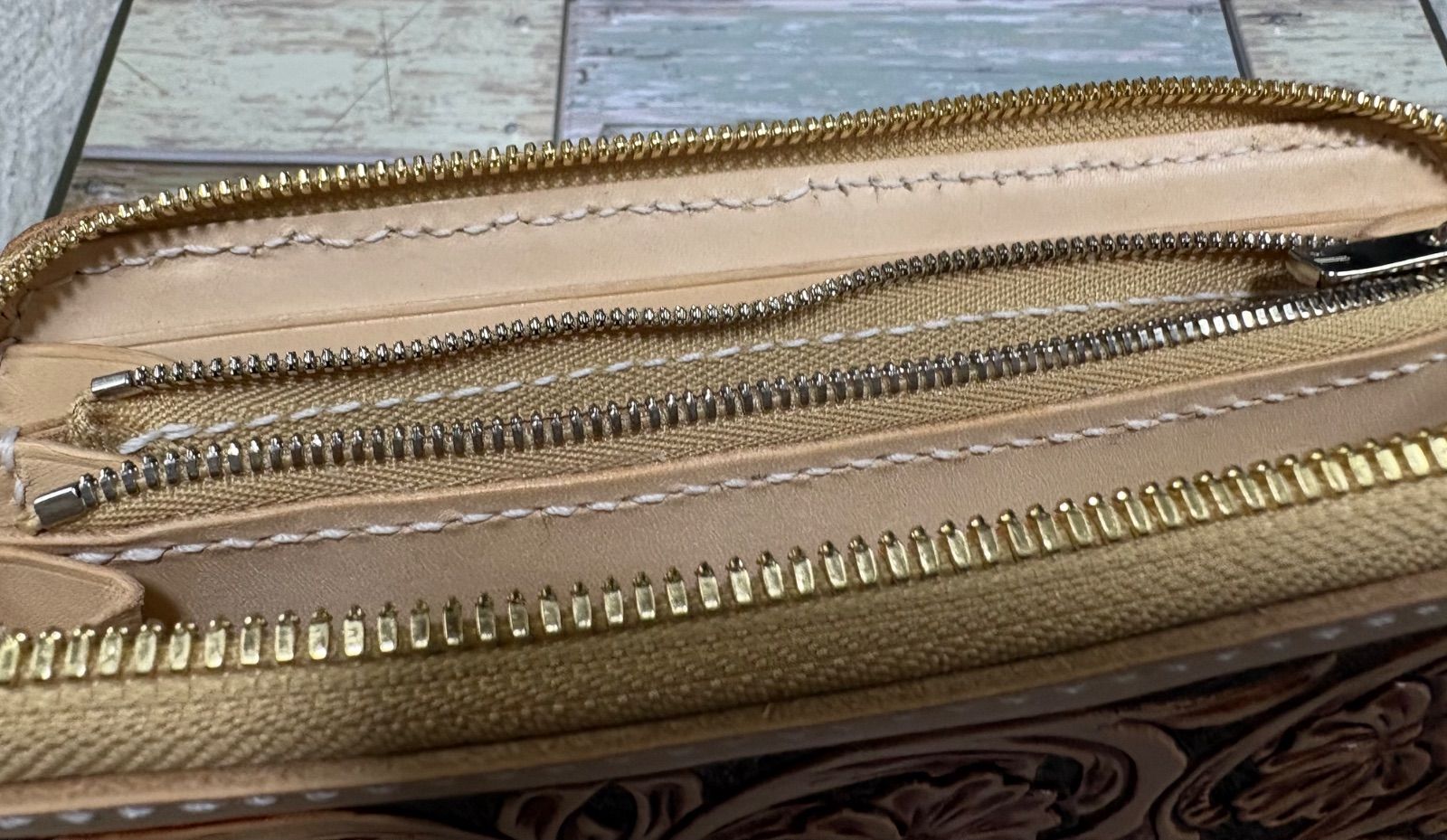 ファスナー付きロングウォレット