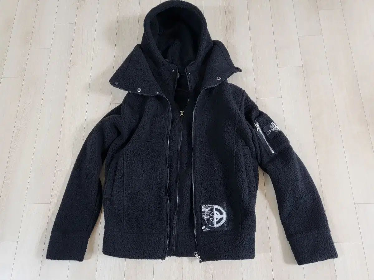 ストーンstブラック フリース フードジップアップ