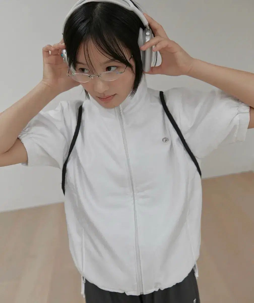 白オヘシオ ハーフダウン 半袖ダウン クロップドダウン