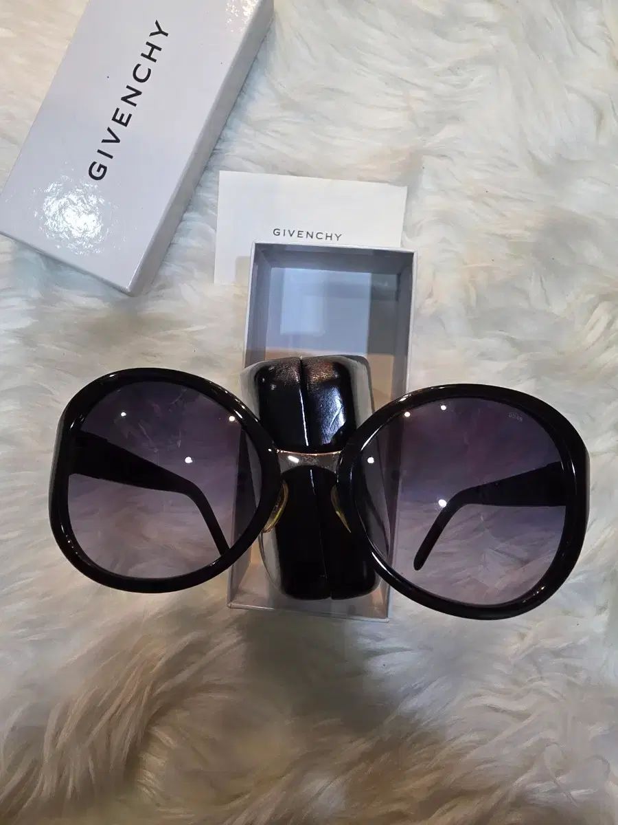 ジバンシィ サングラス