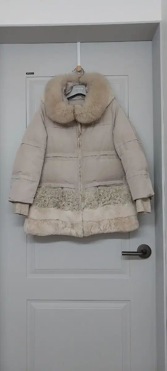 ソン ジョンワンデザイン アイボリー ファー フード ショート ダウン